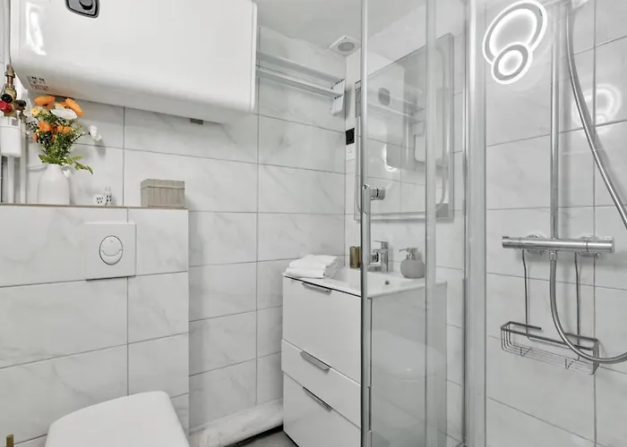 Herold - Place De Victoires By B'your